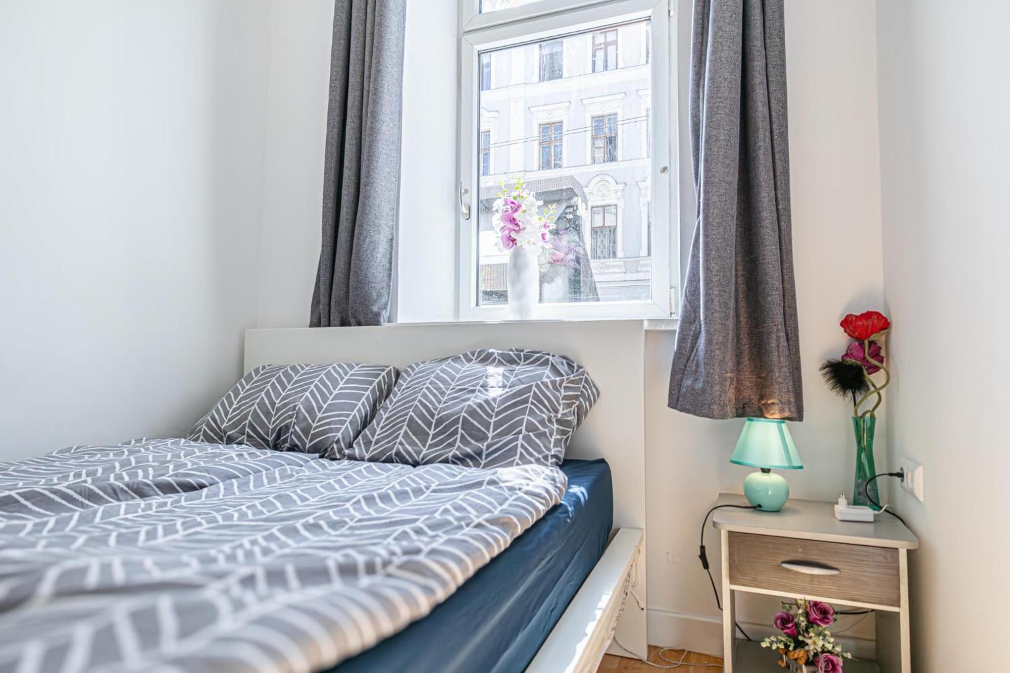 In A Shared Apartment, 6min To Lugner City Viena