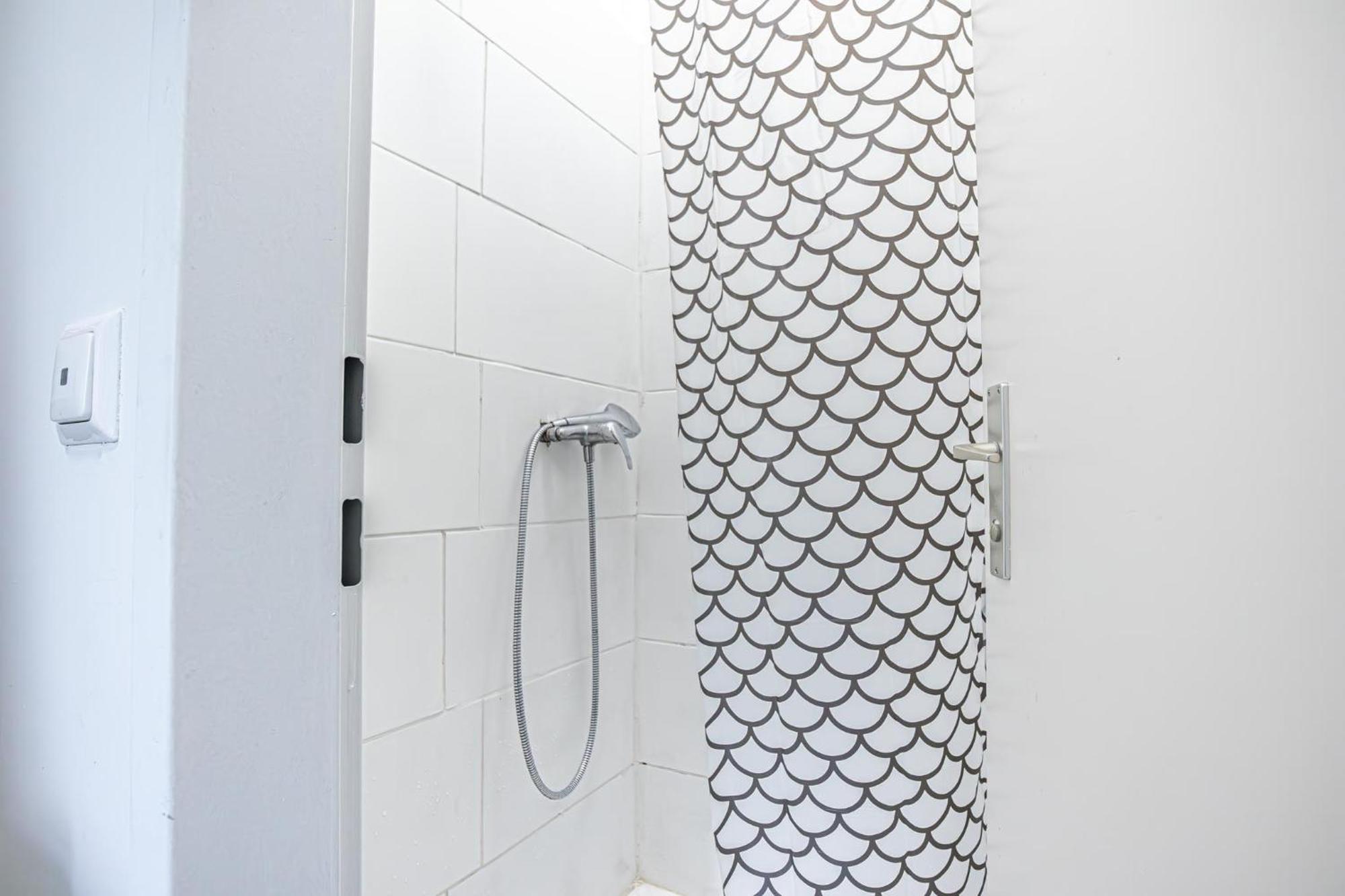 In A Shared Apartment, 6min To Lugner City Apartament *