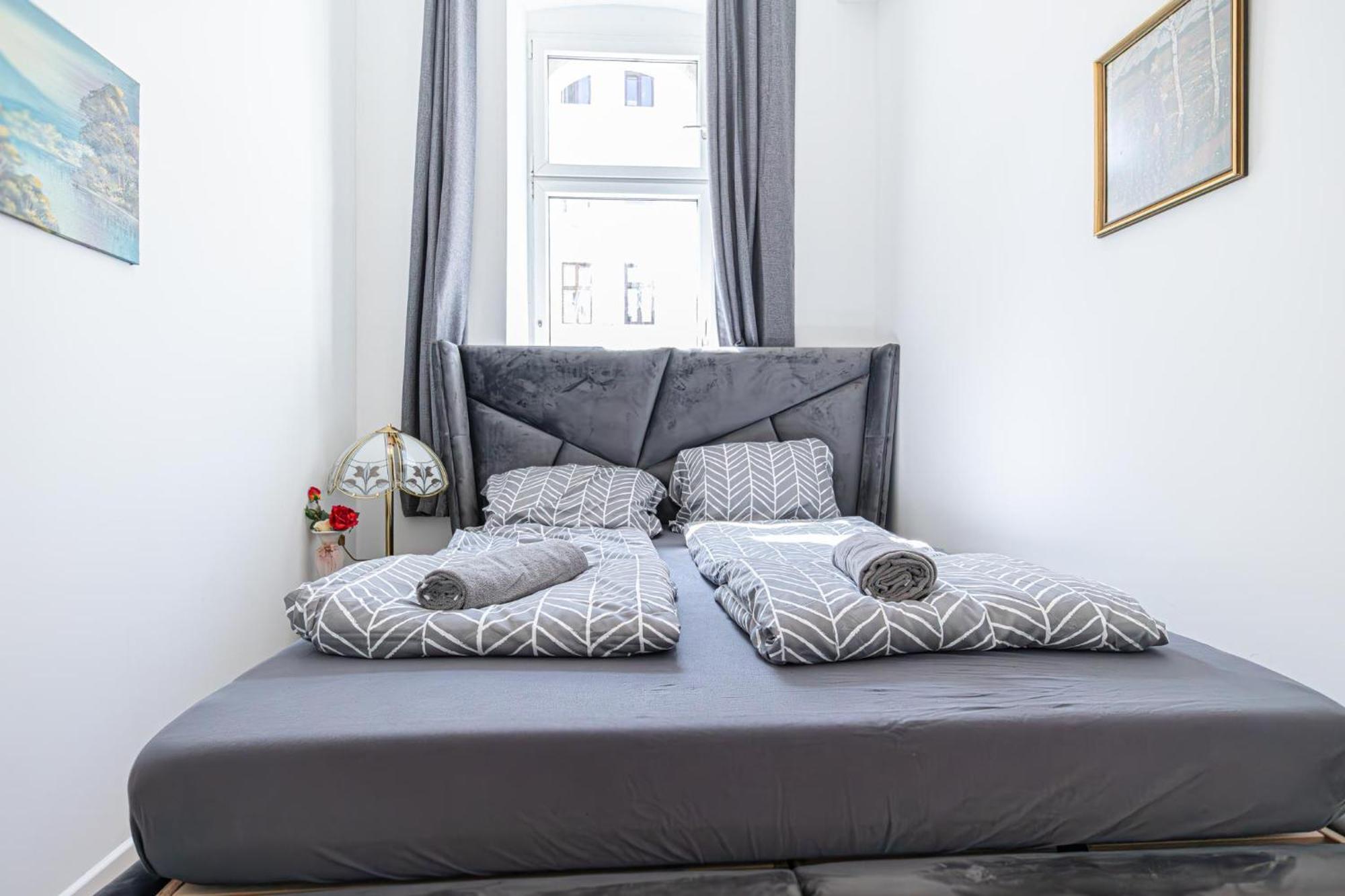 Apartament In A Shared Apartment, 6min To Lugner City Viena